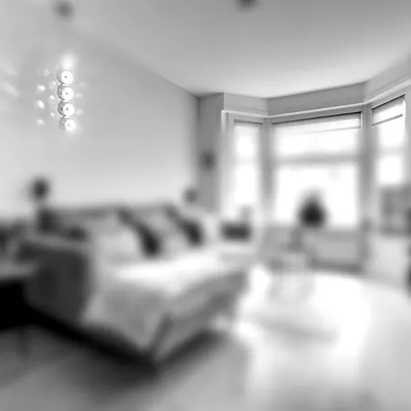 Perfect 3 Bedrooms Central Lejlighed *